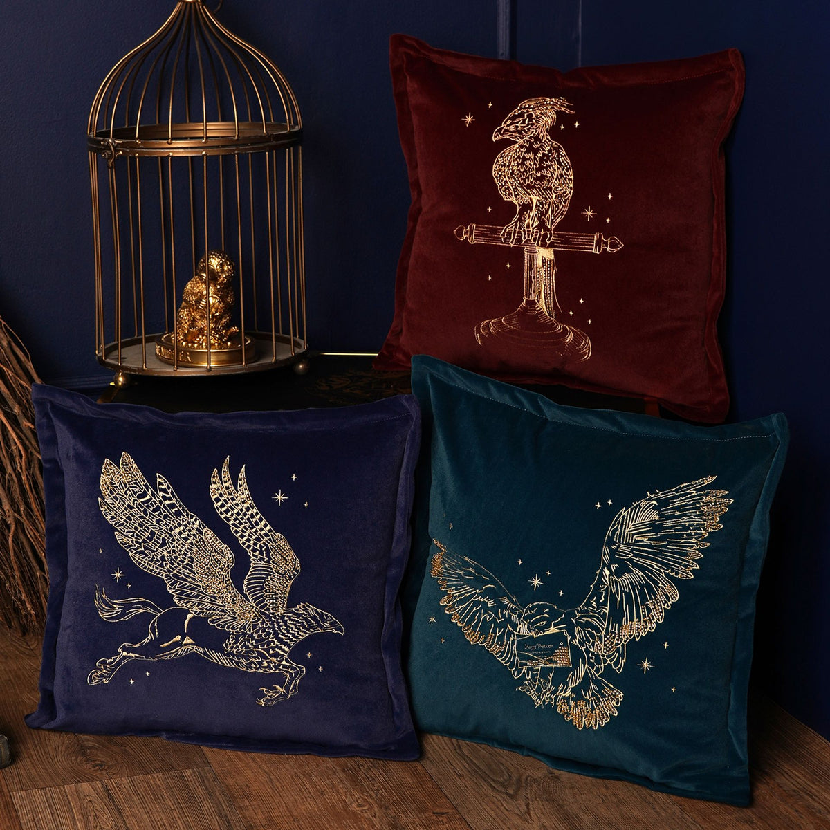 Harry Potter Alumni Velvet Cushion 43cm - Buckbeak