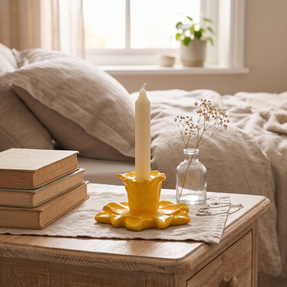 The Cottage Garden Candle Holder - Daffodil