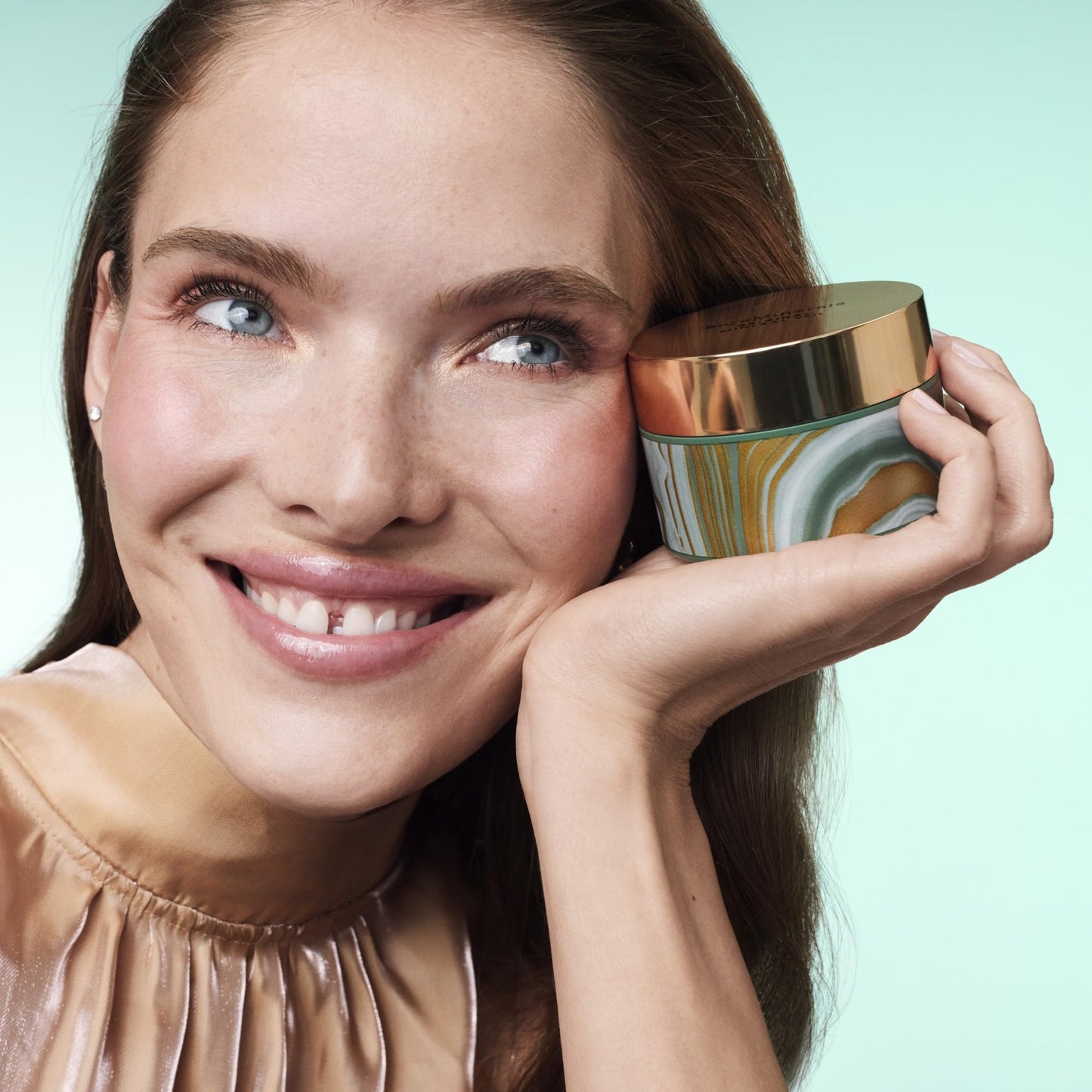 bareMinerals Holiday 2025 Deluxe Mineral Veil – Vegan, Cruelty-Free & Dermatologist-Tested