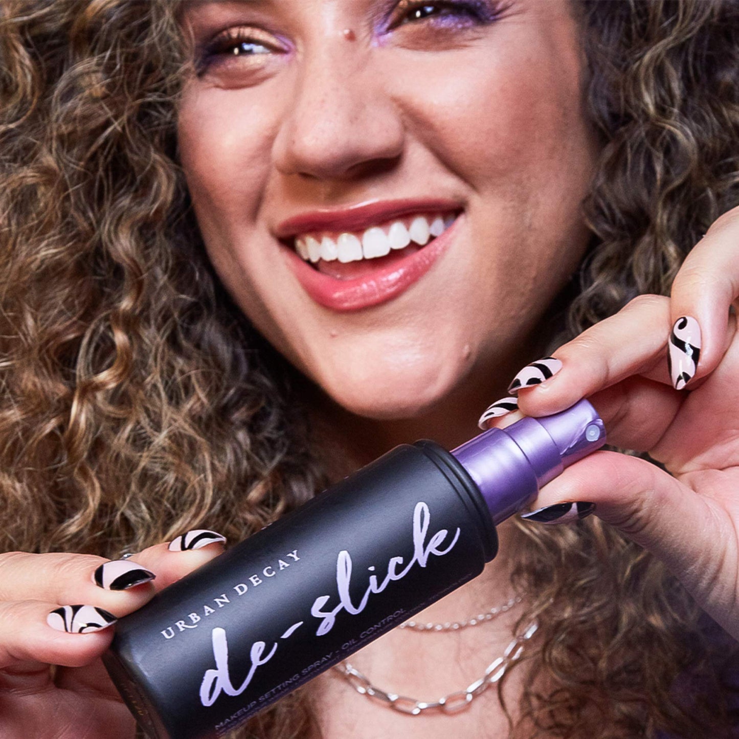 Urban Decay De-Slick Matte Setting Spray – Oil & Shine Control, Waterproof, Vegan (4 fl oz)